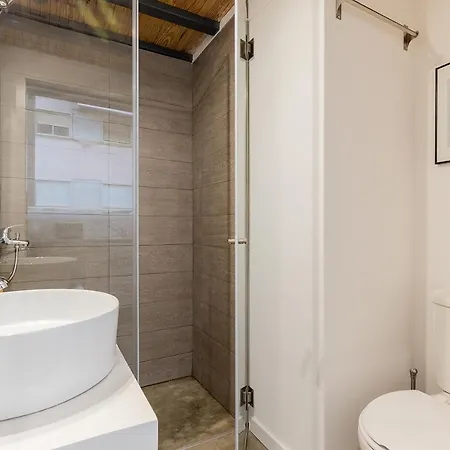 Bright Flat In Campolide Close To Metro Апартаменты *