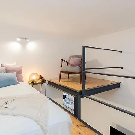 Apartment Bright Flat In Campolide Close To Metro