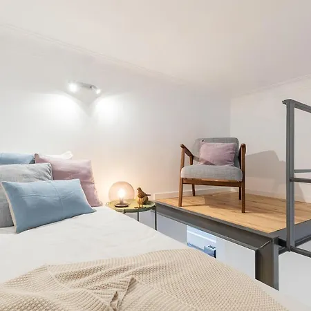 Bright Flat In Campolide Close To Metro Apartment