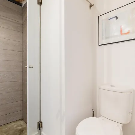 Bright Flat In Campolide Close To Metro Apartment