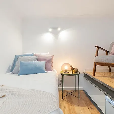 Bright Flat In Campolide Close To Metro Lisbon
